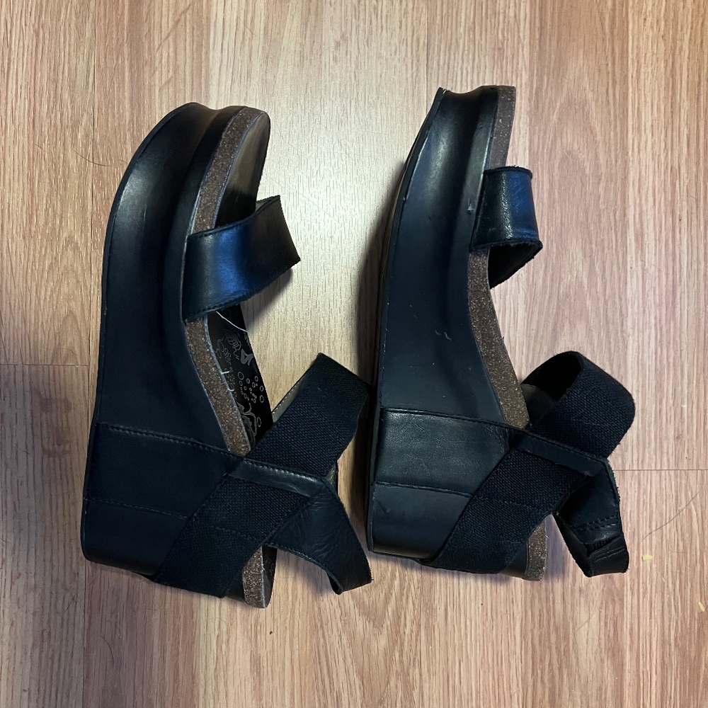 OTBT Wedge Sandals -size10